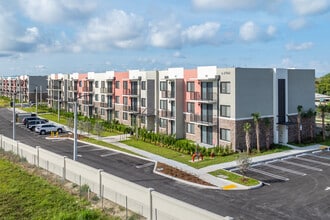 Resia Old Cutler Bay in Goulds, FL - Building Photo - Building Photo