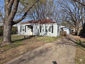 906 N Pershing St in Wichita, KS - Building Photo
