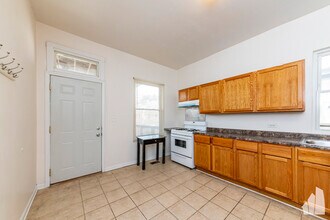 1310 W Winnemac Ave in Chicago, IL - Building Photo - Building Photo