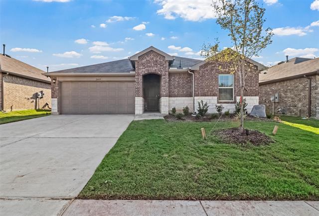 2409 Burleson Dr in Tom Bean, TX - Foto de edificio