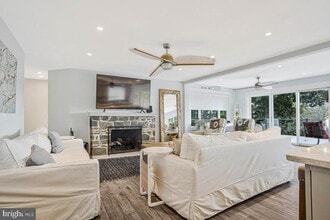 125 Island View Dr in Annapolis, MD - Building Photo - Building Photo