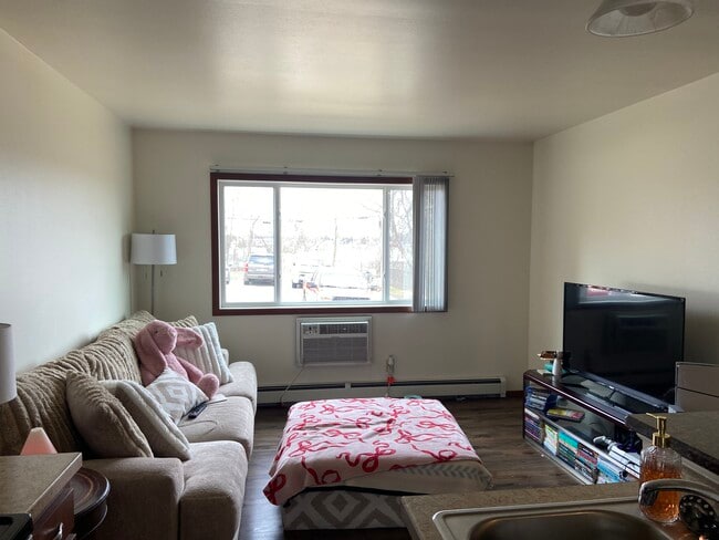 The Metro On Vine in West Bend, WI - Building Photo - Building Photo