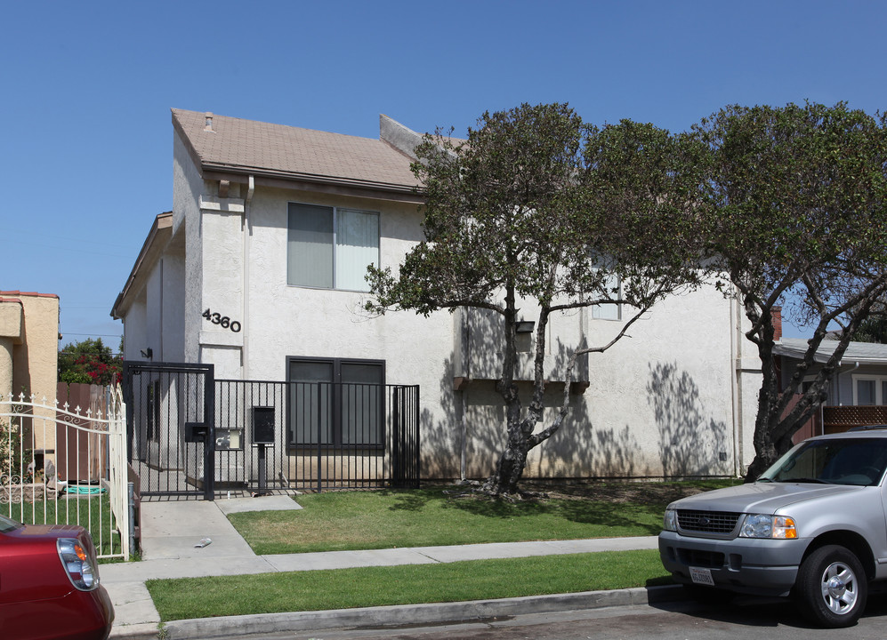 4360 Cherokee Ave in San Diego, CA - Foto de edificio