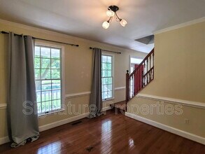 105 Oakwood Dr in Stafford, VA - Building Photo - Building Photo