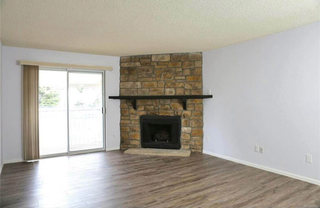 14434 E Colorado Dr, Unit 203 in Aurora, CO - Building Photo