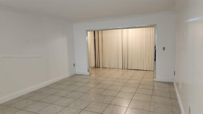 650 NE 149th St-Unit -505F in North Miami, FL - Building Photo - Building Photo