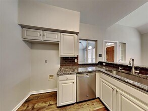 2209 Chapman Dr in Carrollton, TX - Building Photo - Building Photo