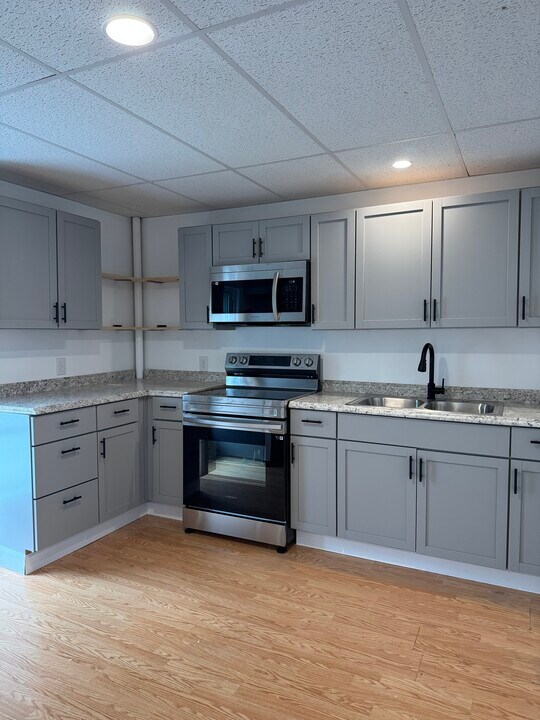 1006 Academy St, Unit 1 in Watertown, NY - Building Photo