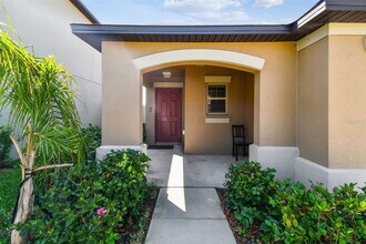 9437 Lemon Drop Lp in Sun City Center, FL - Building Photo - Building Photo