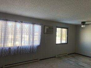 500 4th Ave N, Unit 1 in Edgerton, MN - Building Photo - Building Photo