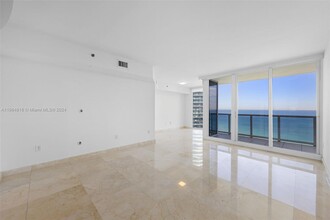 19333 Collins Ave in Sunny Isles Beach, FL - Building Photo - Building Photo