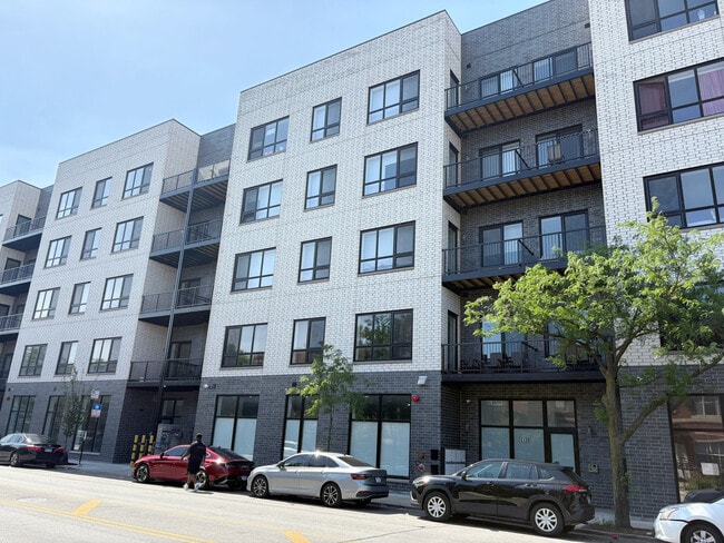 property at 2127 W Madison St