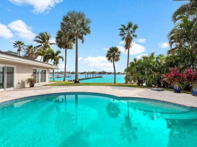 property at 714 S Lake Dr