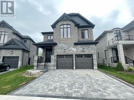 27 Hollybrook Trail in Kitchener, ON - Building Photo
