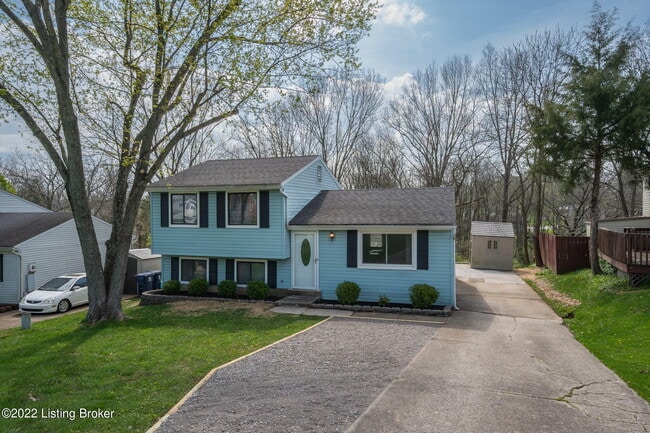 7419 W Orchard Grass Blvd in Crestwood, KY - Building Photo - Building Photo