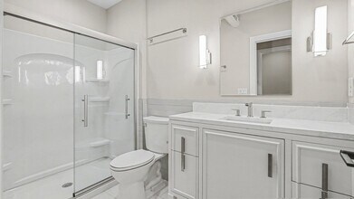 119 S Main St, Unit B in Chelsea, MI - Foto de edificio - Building Photo