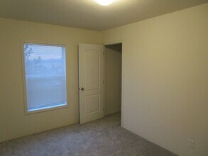 6241 N W Foster St in Prineville, OR - Building Photo - Building Photo