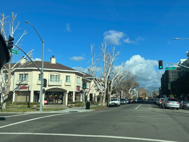 217 E Taylor St in San Jose, CA - Building Photo - Building Photo