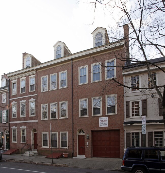 316-318 Lombard St in Philadelphia, PA - Building Photo - Building Photo