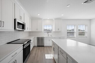3463 Silent Gdns Cv in Wesley Chapel, FL - Building Photo - Building Photo