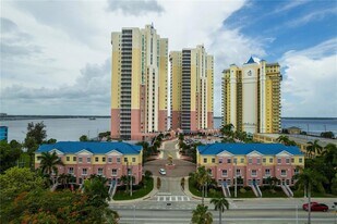 2743 First St, Unit NH3-326 in Ft. Myers, FL - Building Photo