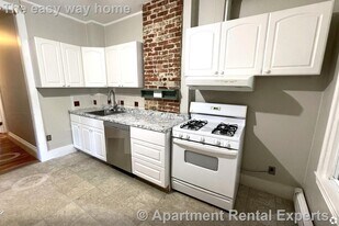 210 River St in Cambridge, MA - Building Photo