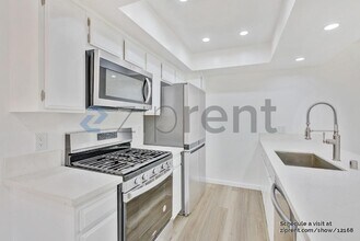 2700 Cahuenga Blvd E in Los Angeles, CA - Building Photo - Building Photo