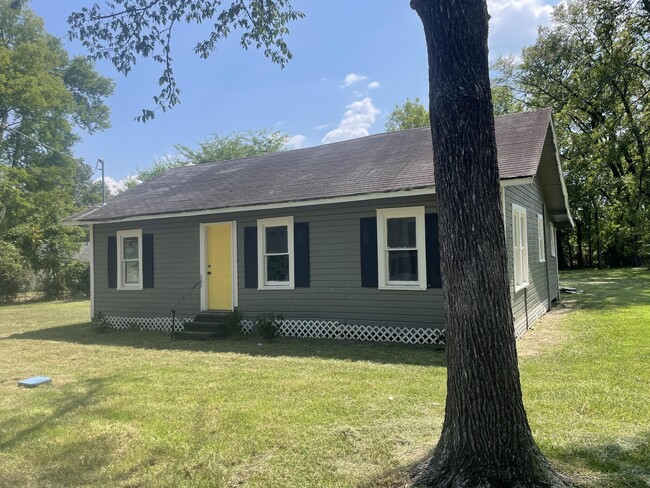 property at 118 Bancroft Blvd