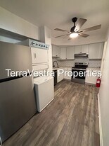 610 Timber Creek Rd in Lindenwold, NJ - Building Photo