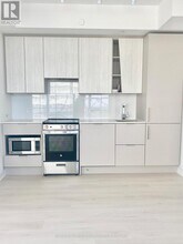 3900 Confederation Pkwy in Mississauga, ON - Building Photo - Building Photo