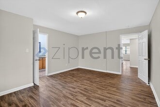 3575 Oakvale Rd in Decatur, GA - Foto de edificio - Building Photo