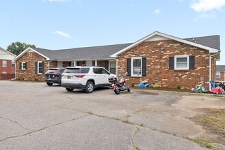 147 Darlene Dr in Clarksville, TN - Building Photo - Building Photo