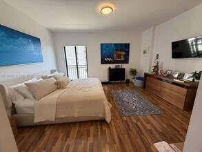 711 Biltmore Way in Coral Gables, FL - Building Photo - Building Photo