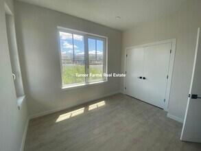 20 Mount Pleasant St, Unit 207 in Somerville, MA - Building Photo - Building Photo