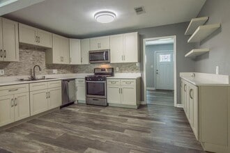 2213 10th St in Galena Park, TX - Foto de edificio - Building Photo