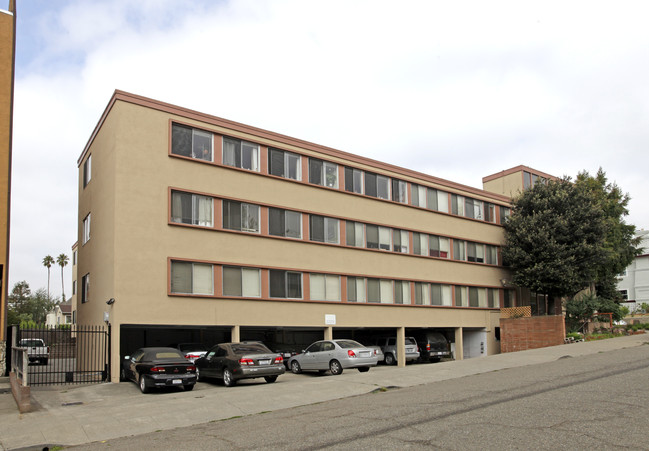 Euclid Court Apartments in Oakland, CA - Building Photo - Building Photo