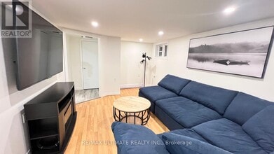 30 Ferris Rd in Toronto, ON - Building Photo - Building Photo