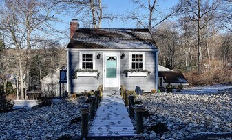 20 Seminole Trail in East Hampton, CT - Building Photo