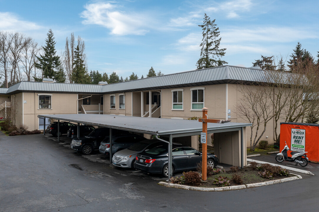 Towne Square Condominiums in Bellevue, WA - Building Photo