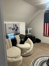 201 N Summit St, Unit Upstairs 1 BR in Spooner, WI - Foto de edificio - Building Photo