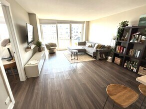 5601 N Sheridan Rd, Unit 20B in Chicago, IL - Building Photo - Building Photo