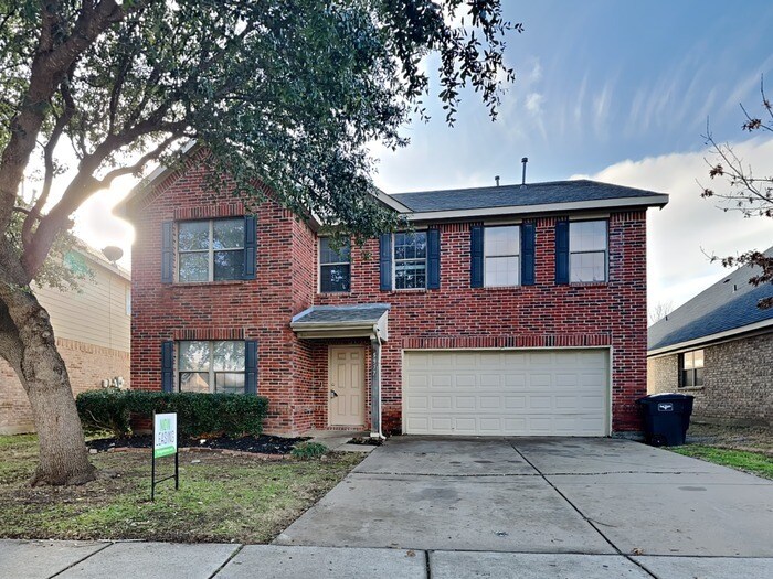 5977 Saddle Flap Dr in Fort Worth, TX - Building Photo