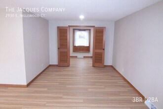 2930 E Inglewood Ct in Springfield, MO - Building Photo - Building Photo