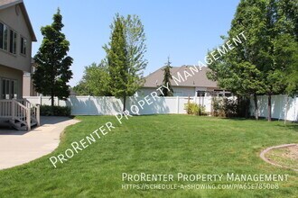 1757 E 1150 N in Layton, UT - Foto de edificio - Building Photo