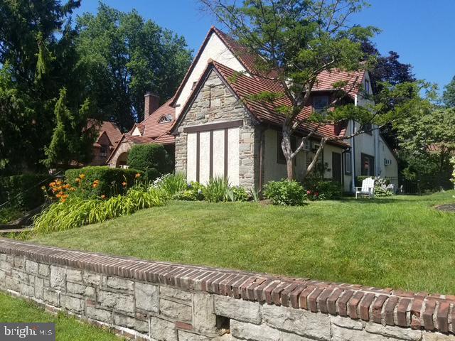 12 Windsor Cir in Springfield, PA - Building Photo - Building Photo