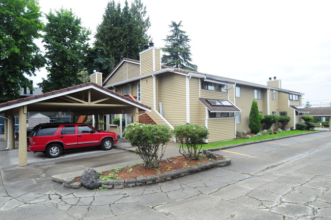 West Terrace Apartments in University Place, WA - Building Photo - Building Photo