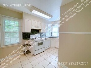 927 Rittiner Dr in Baton Rouge, LA - Building Photo - Building Photo