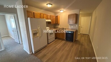 8211 W Mystery Dr in Arizona City, AZ - Foto de edificio - Building Photo