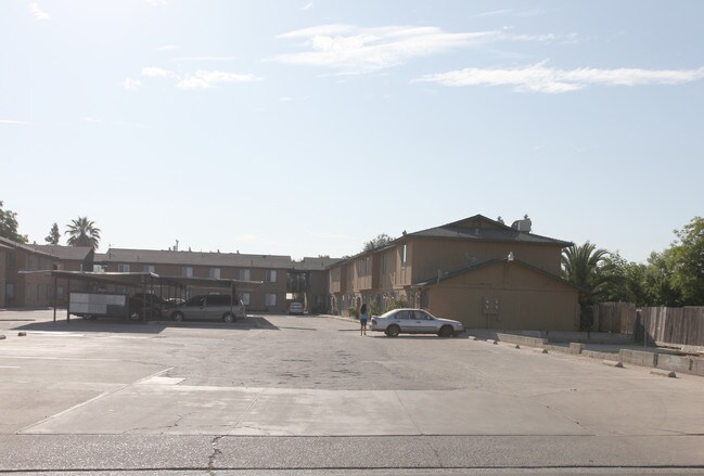 Twin Palms in Dinuba, CA - Building Photo - Building Photo