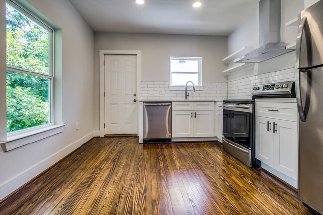2221 Rosewood St in Houston, TX - Building Photo - Building Photo